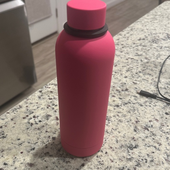 Pink Messy Teddy Water Bottle Brand New Never Used - Picture 2 of 4